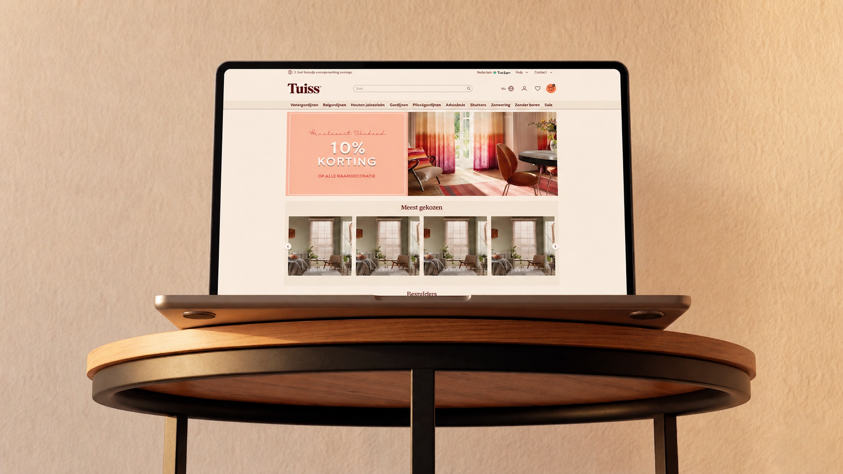 Tuiss Raamdecoratie. Migração e evolução do e-commerce holandês com personalização progressiva, componentes responsivos e uma base visual preparada para escala.